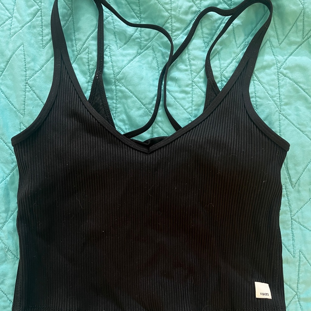 Vuori crop (built in shelf liner)